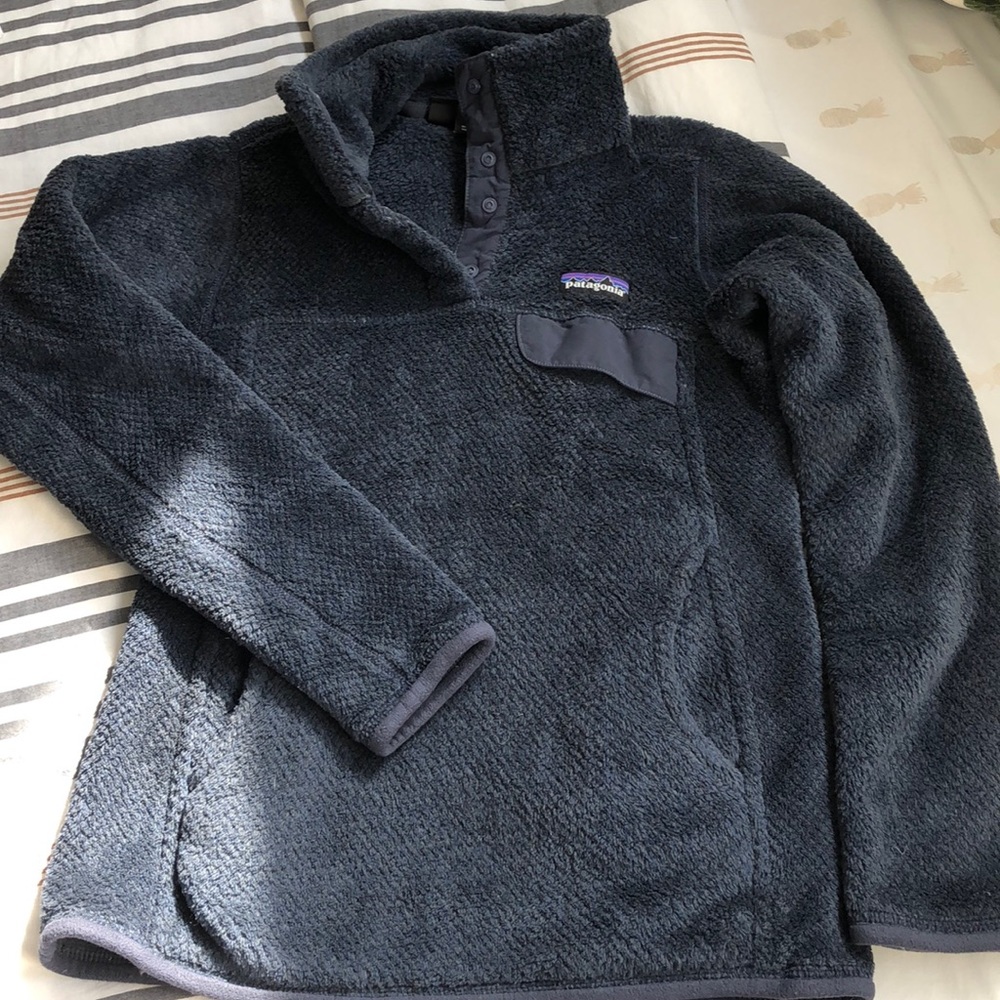 Navy Blue Patagonia Pullover with a half buttons